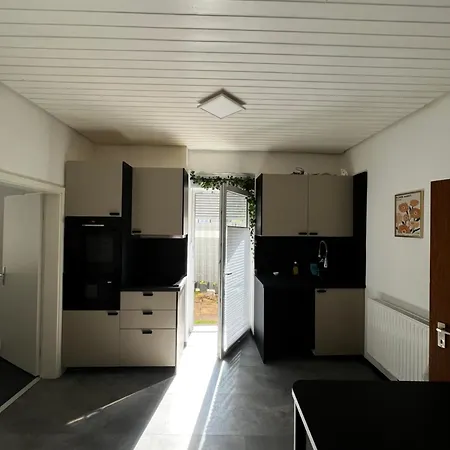 Zentrales 3-schlafzimmer-apartment In Würzburg-hdf Apartamento Wurzburgo