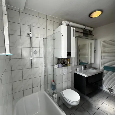 Zentrales 3-schlafzimmer-apartment In Würzburg-hdf Wurzburgo